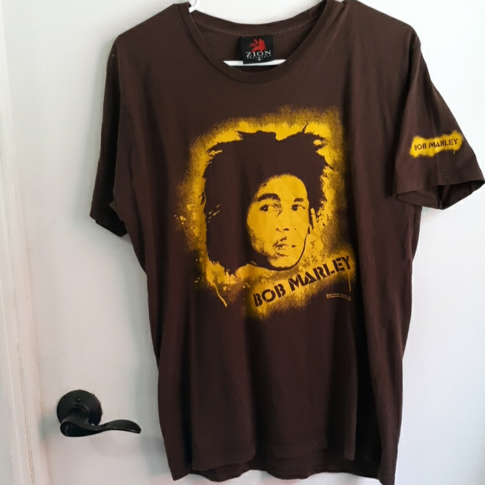 Bob Marley t-shirt